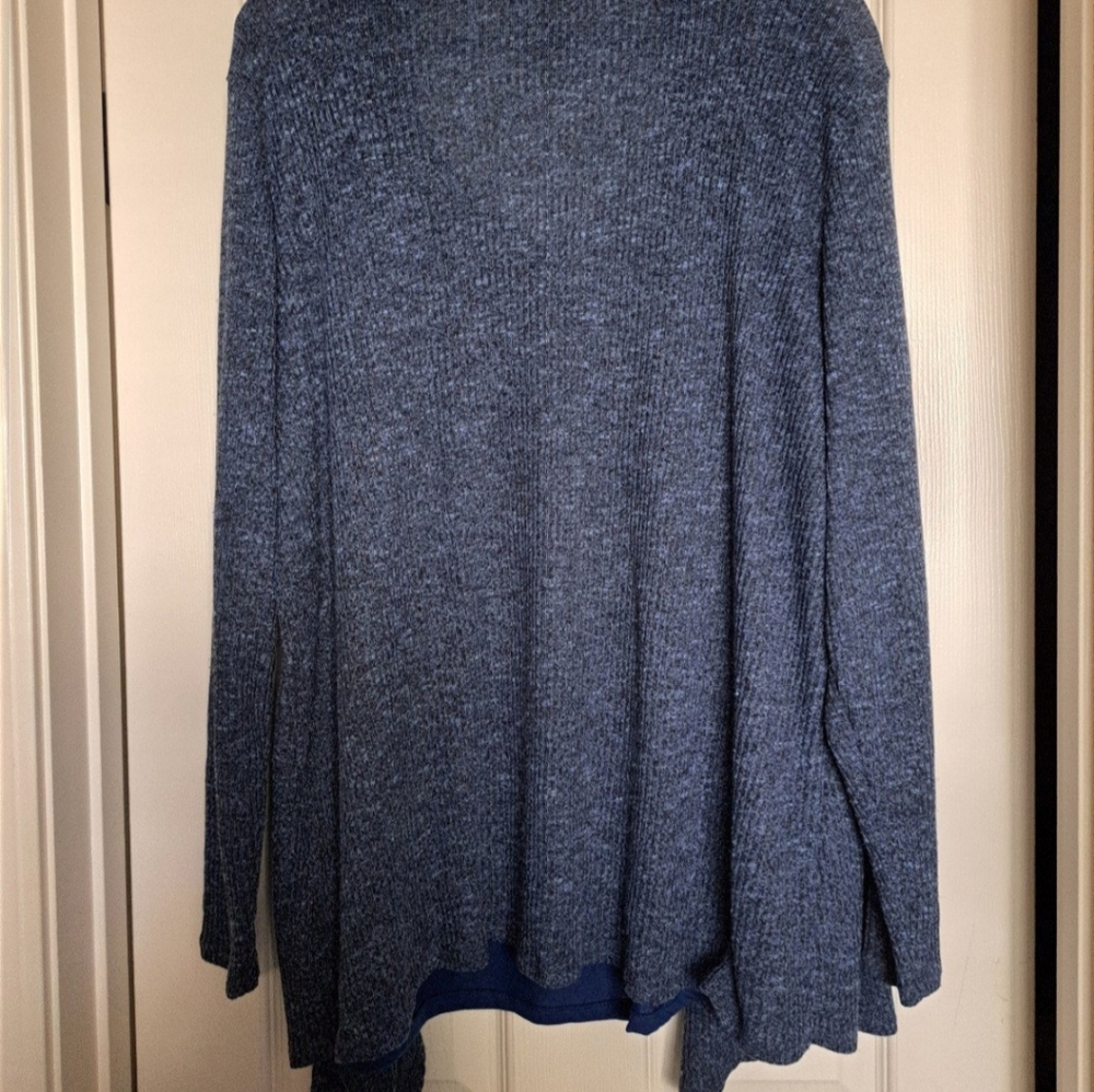 Plus Size Sweater - Picture 4 of 7